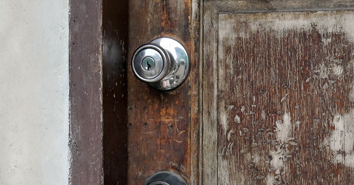 Door Knob Lock vs. Deadbolt: Which Your Queens Front Door Needs — Bay Terrace Locksmith